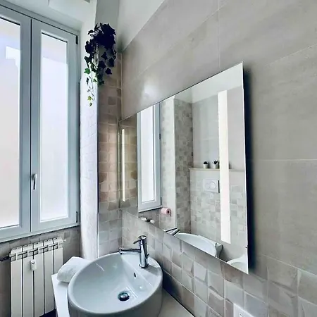 Apartment La Dolce Dimora Di Re Di Per Due Persone Rome